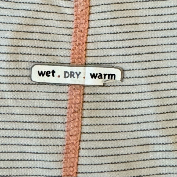 Lululemon Peach Wet Dry Warm Run Stride Tech Top
#162 - Picture 4 of 6